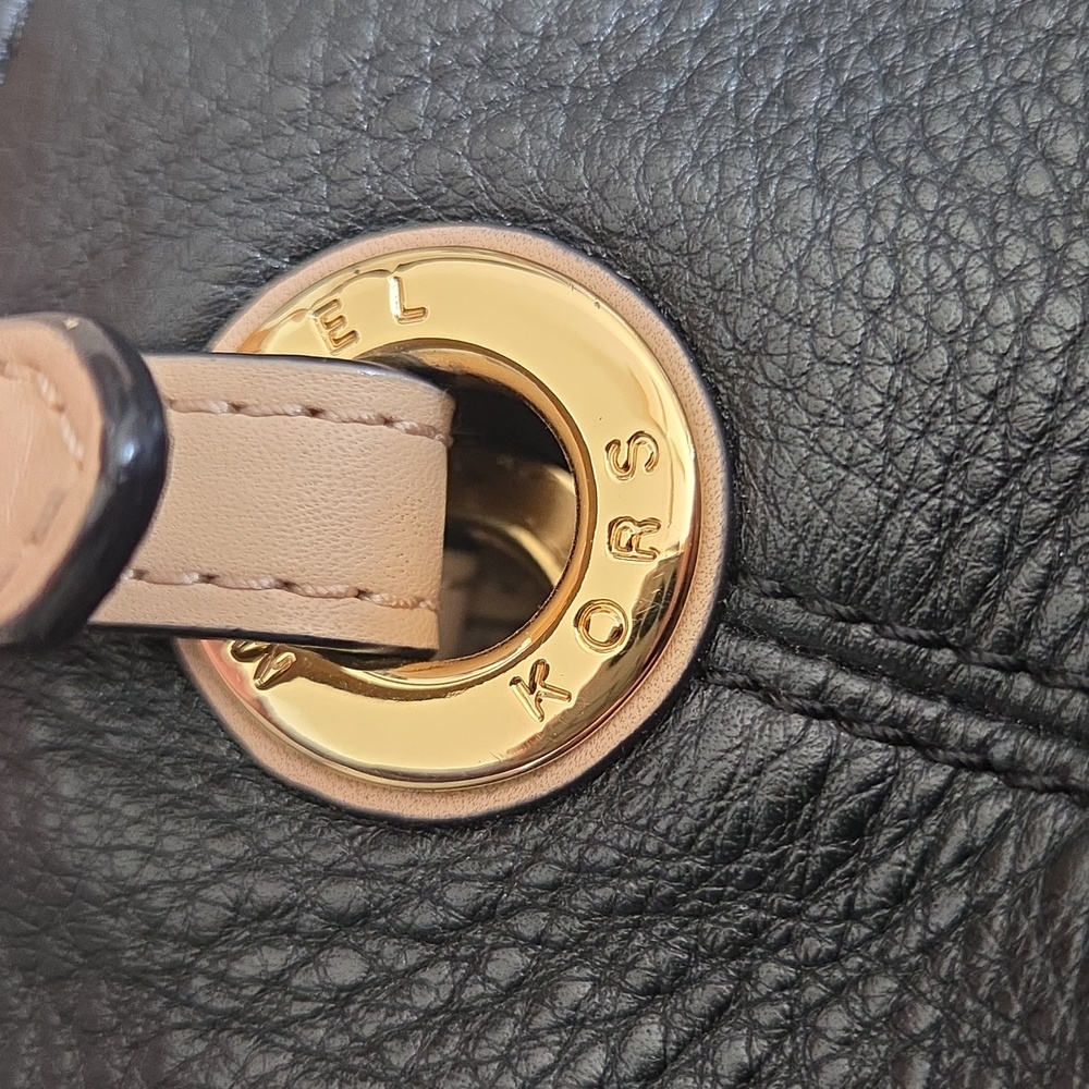 Classic Michael Kors Black Leather Tote Purse - Picture 6 of 10